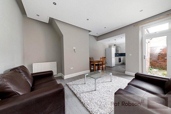 2 Bedroom Apartment To Rent In Hazelwood Avenue, Jesmond, Newcastle Upon Tyne, NE2