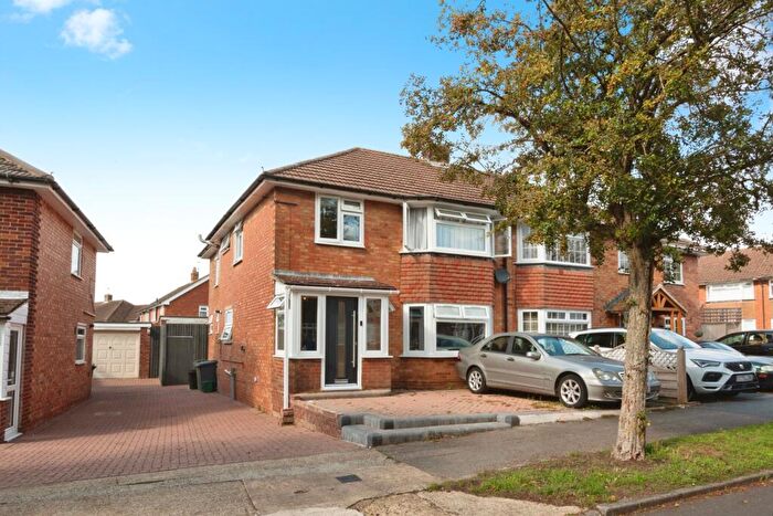 4 Bedroom Semi-Detached House For Sale In Morley Road, Basingstoke, Hampshire, RG21