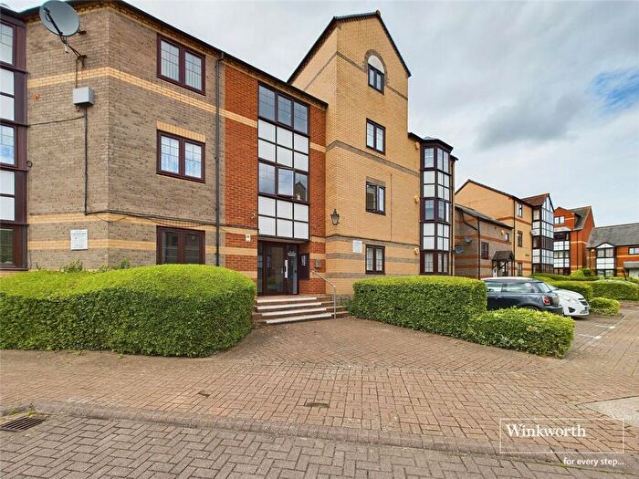 1 Bedroom Apartment To Rent In Waterside Gardens, Reading, Berkshire, RG1