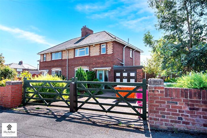 3 Bedroom Semi Detached House For Sale In East Street, Harworth & Bircotes, Doncaster, South Yorkshire, DN11