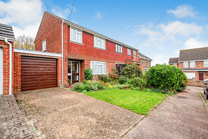 3 Bedroom Semi-Detached House For Sale In Rashleigh Way, Dartford, DA4