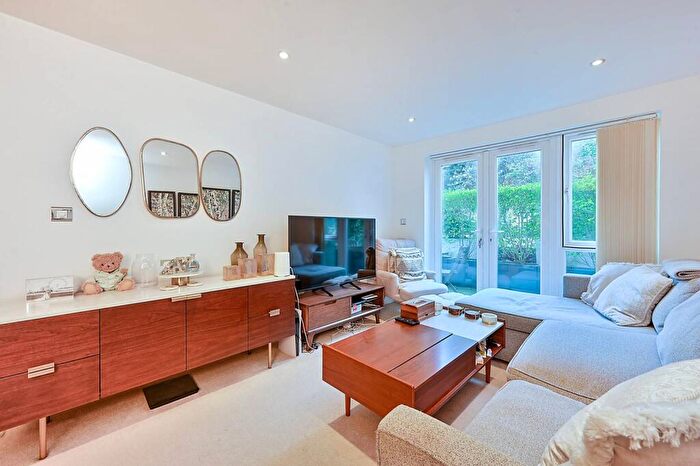 1 Bedroom Flat For Sale In Royal Quarter, Kingston, Kingston Upon Thames, KT2