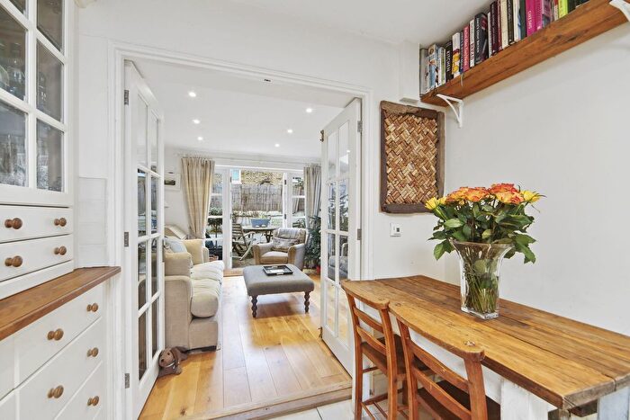 2 Bedroom Flat To Rent In Alderville Road, London, SW6