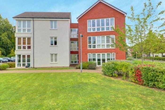 2 Bedroom Flat To Rent In Beech Court, Basingstoke, RG24