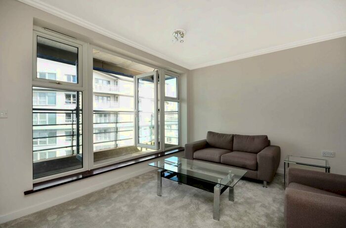 2 Bedroom Flat To Rent In Oriental Road, Woking, GU22