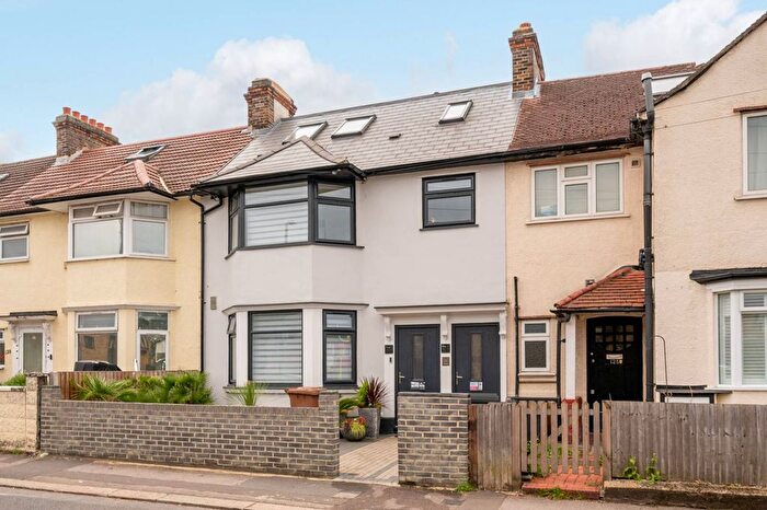 2 Bedroom Flat To Rent In Ashbourne Road, Tooting, Mitcham, CR4