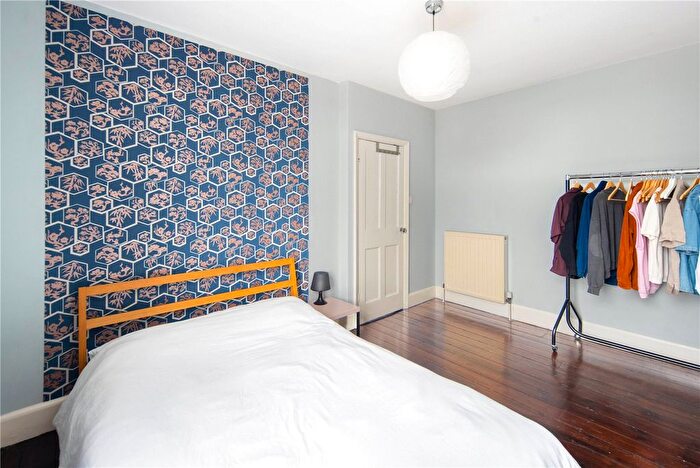 1 Bedroom Flat To Rent In Brooksby`S Walk, Hackney, London, E9