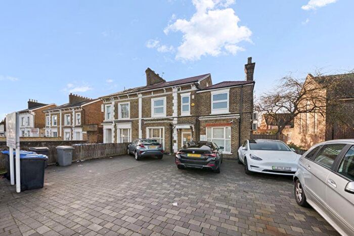 4 Bedroom Flat To Rent In Harrow Road, Wembley, HA0