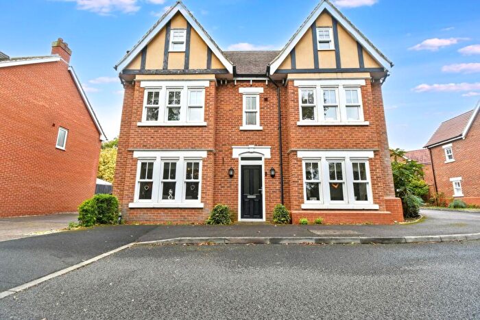 5 Bedroom Detached House For Sale In Burr Close, Kempston, Bedford, MK42