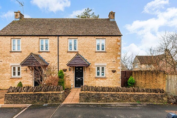 3 Bedroom Semi-Detached House For Sale In Ridgeway Close, Birdlip, Gloucester, GL4