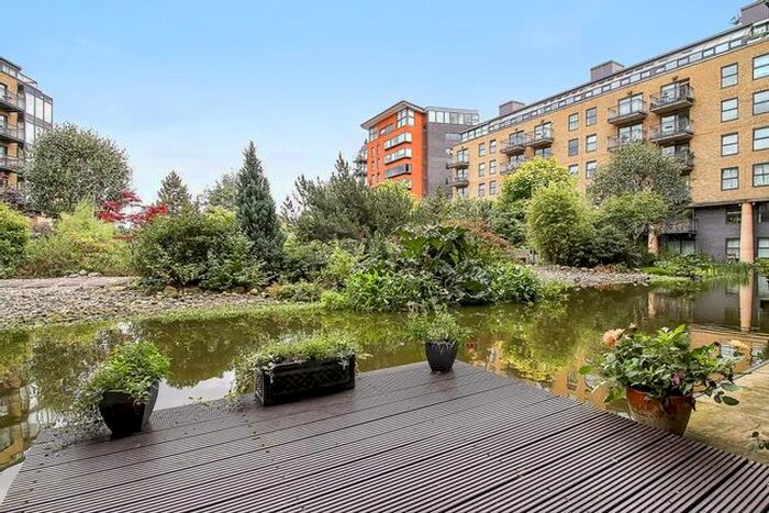 2 Bedroom Flat To Rent In Providence Square, London, SE1