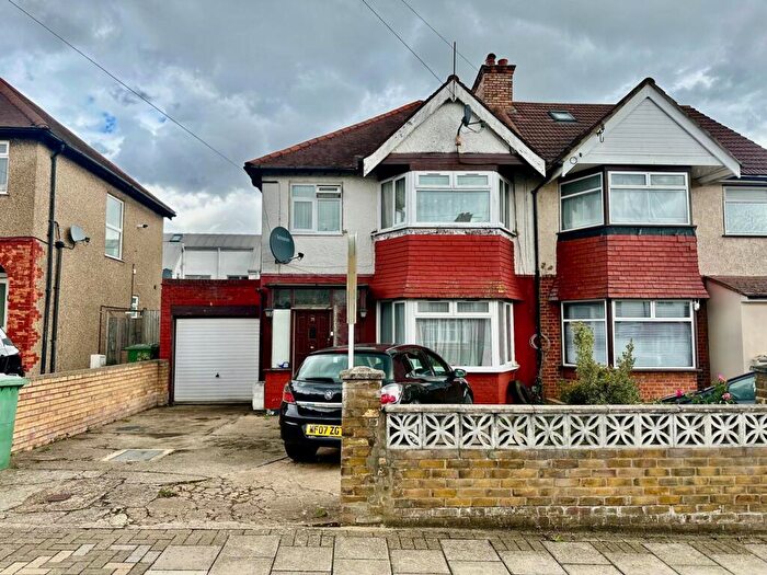 3 Bedroom Semi-Detached House For Sale In Vancouver Road, Edgware, HA8