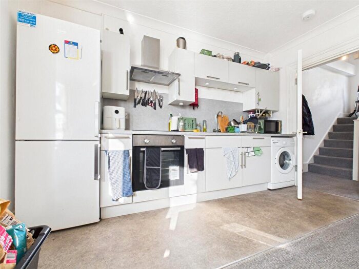 4 Bedroom Apartment To Rent In Warleigh Road, Brighton, East Sussex, BN1