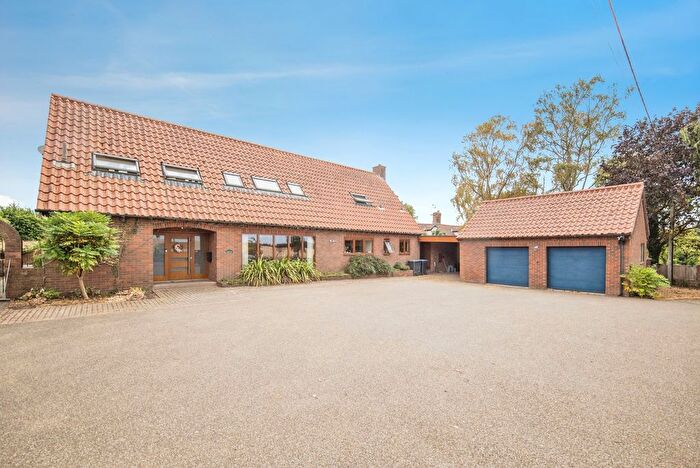 5 Bedroom Detached House For Sale In Buxhall Road, Great Finborough, Stowmarket, Suffolk, IP14