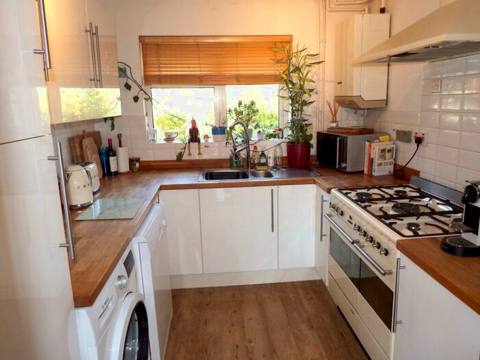 3 Bedroom End Of Terrace House For Sale In Julia Gate, Stevenage, Hertfordshire, SG2