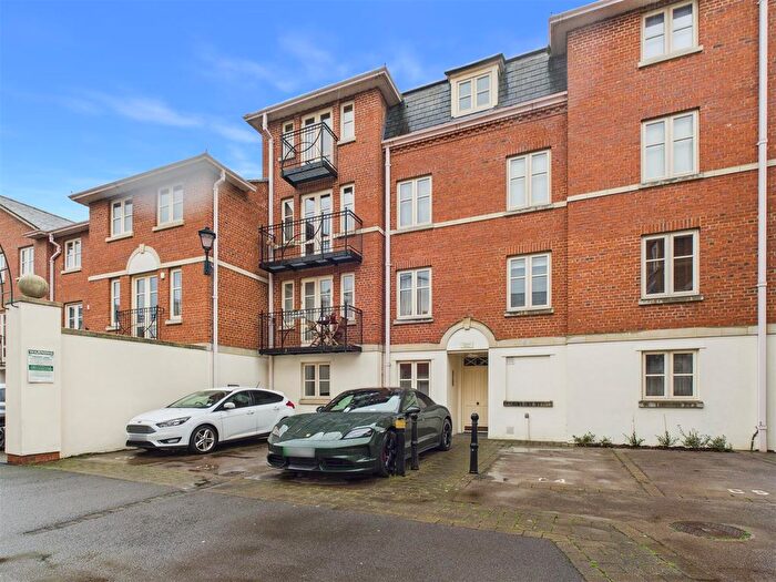 2 Bedroom Flat To Rent In St. Georges Place, Cheltenham, GL50