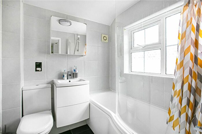3 Bedroom End Of Terrace House For Sale In Howlands, Welwyn Garden City, Hertfordshire, AL7