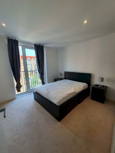 1 Bedroom Flat To Rent In Royal Victoria Gardens, Whiting Way, London, SE16