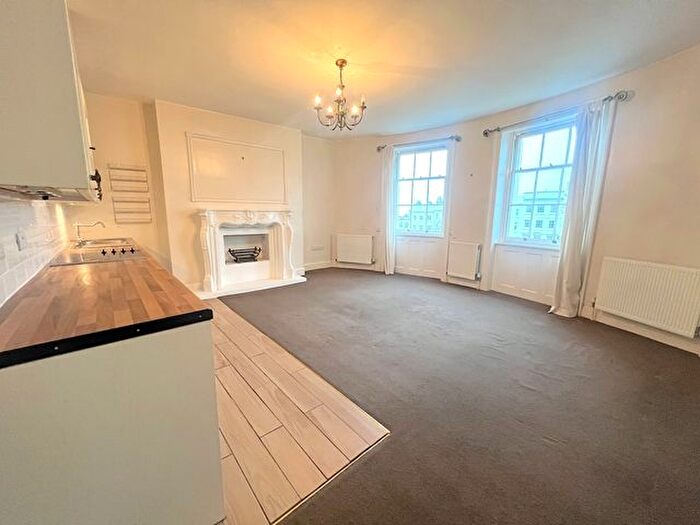 2 Bedroom Flat To Rent In Norfolk Square, Brighton, BN1