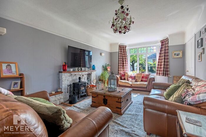 5 Bedroom Detached House For Sale In Holdenhurst Avenue, Bournemouth, BH7