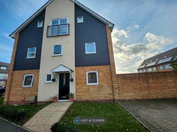 4 Bedroom End Of Terrace House To Rent In Schoolfield Road, Grays, RM20