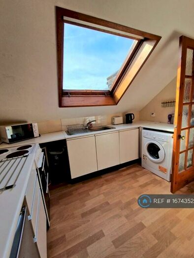 2 Bedroom Flat To Rent In Cowane Street, Stirling, FK8