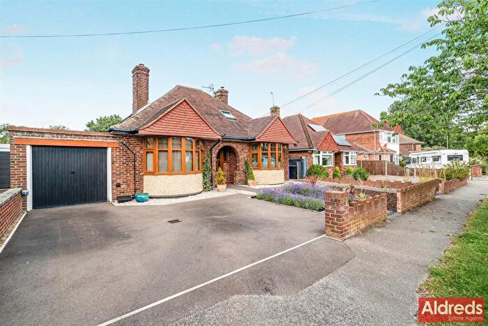 5 Bedroom Detached Bungalow For Sale In Gunton Drive, Lowestoft, Suffolk, NR32
