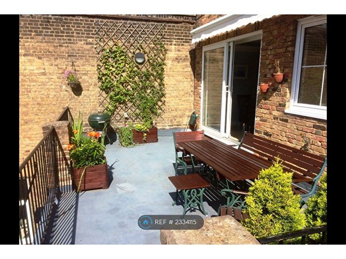 2 Bedroom Flat To Rent In Wickes House, London, E14