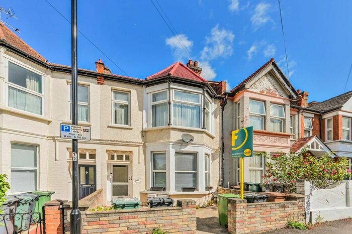 2 Bedroom Flat To Rent In Abbott's Park Road, Leyton, London, E10