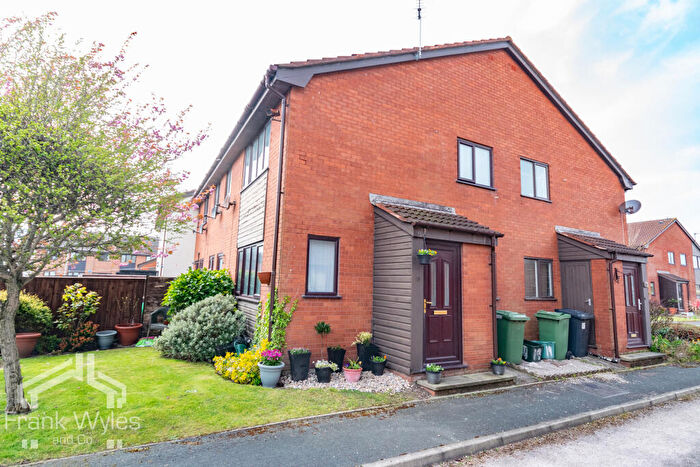 1 Bedroom Mews To Rent In St Davids Grove, Lytham St Annes, Lancashire, FY8