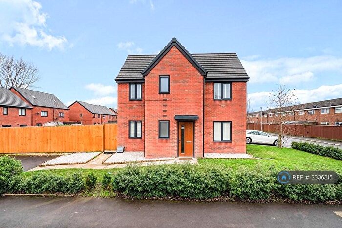 3 Bedroom End Of Terrace House To Rent In Eagle Drive, Salford, M6