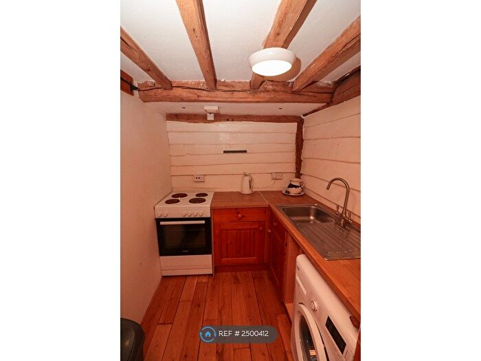 1 Bedroom Detached House To Rent In Thorncombe Street, Bramley Guildford, GU5