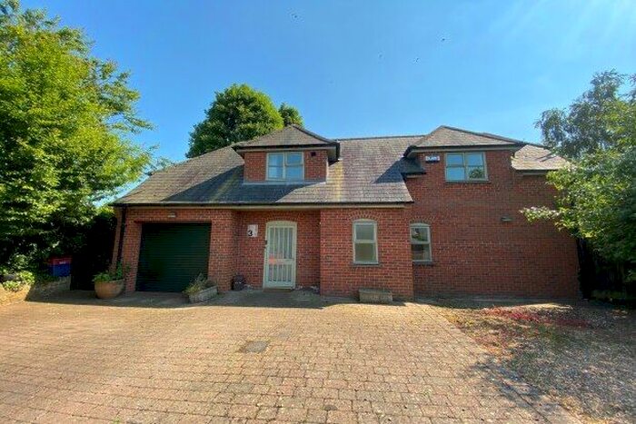 4 Bedroom Property To Rent In High Street, Northampton, NN6