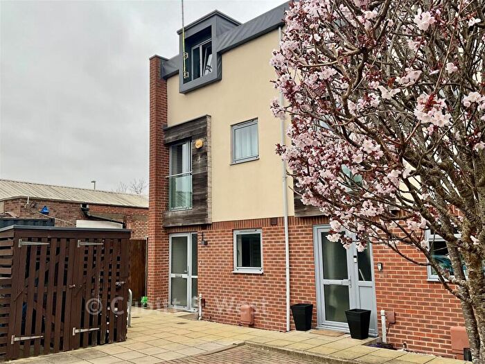 3 Bedroom Town House For Sale In Finley Place, Havant, Hampshire, PO9