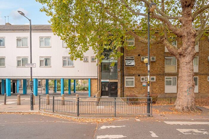 3 Bedroom Flat To Rent In Penrose Street, Kennington, London, SE17