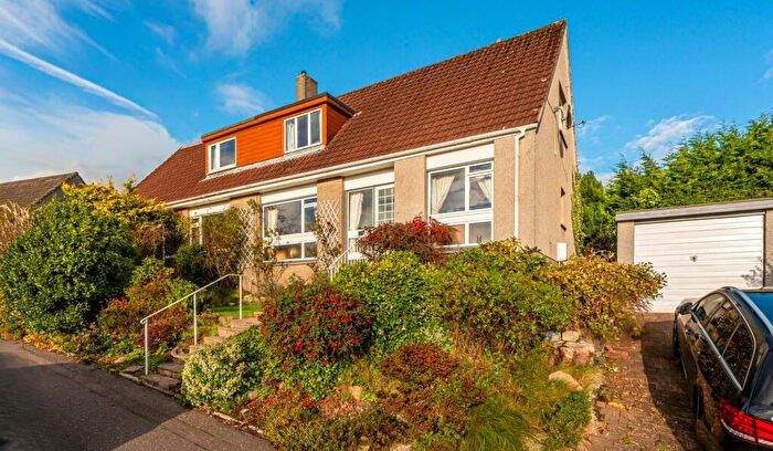 3 Bedroom Semi Detached House For Sale In Redwell Place, Alloa, FK10