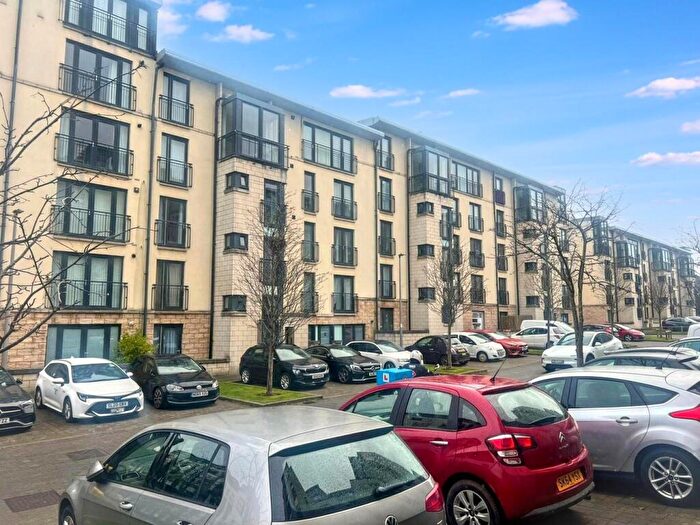 2 Bedroom Flat For Sale In Colonsay Close, Edinburgh, EH15