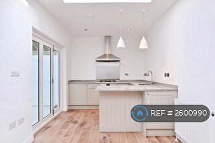 1 Bedroom Flat To Rent In Stadium Street, London, SW10