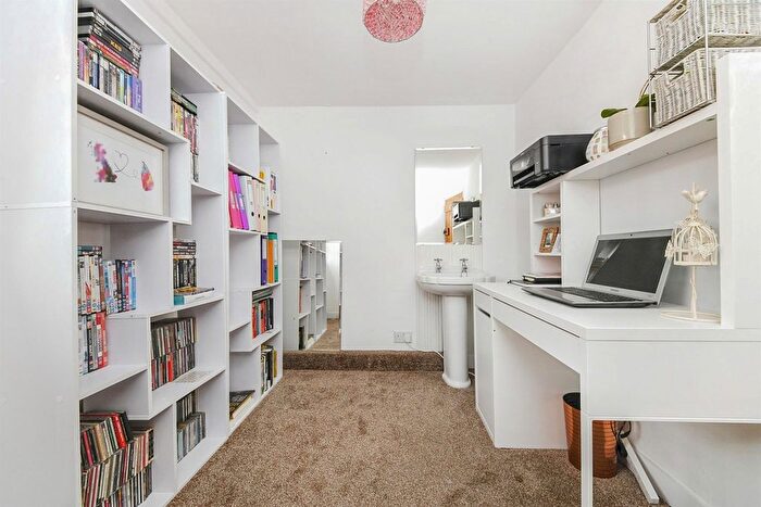 4 Bedroom Detached House For Sale In South Street, Tillingham, Southminster, CM0