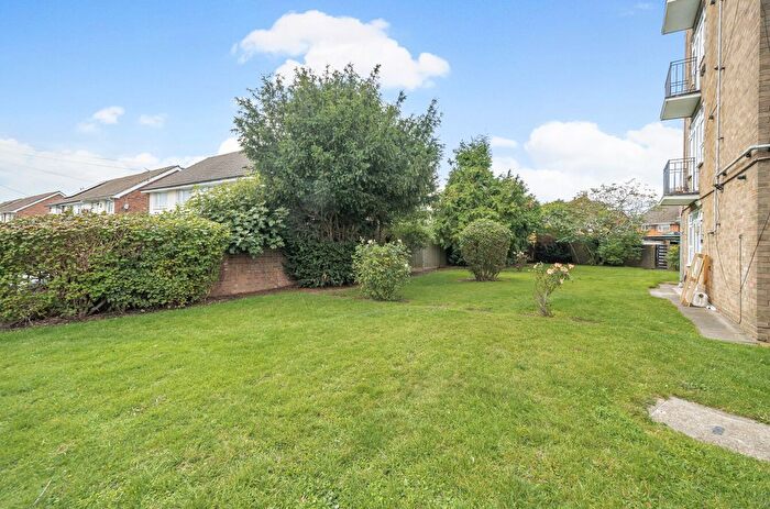 1 Bedroom Flat For Sale In Clare Road, Stanwell, Surrey, TW19