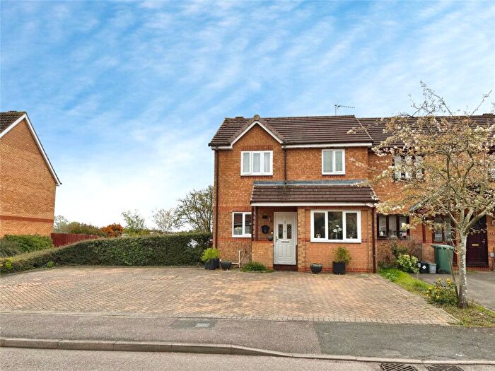 3 Bedroom End Of Terrace House For Sale In Coopers Green, Bicester, Oxfordshire, OX26