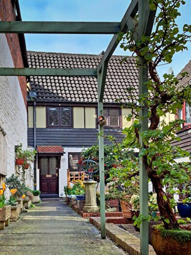 2 Bedroom Cottage For Sale In The Waterloo, Cirencester, GL7