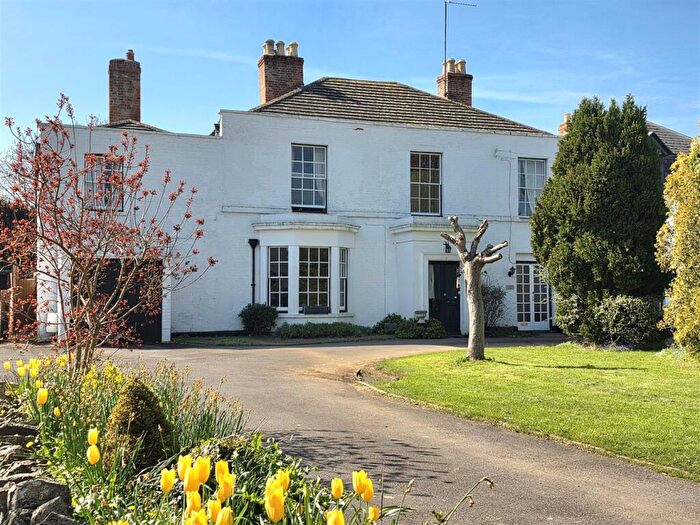 4 Bedroom Character Property For Sale In Hucclecote Road, Hucclecote, GL3