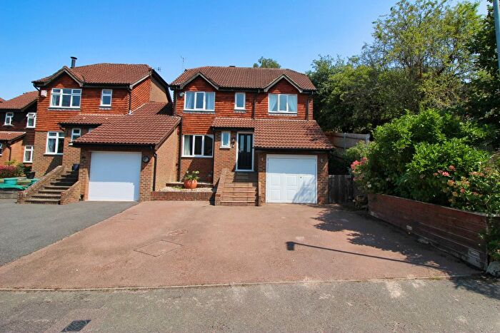 4 Bedroom Detached House For Sale In Griggs Way, Borough Green, TN15