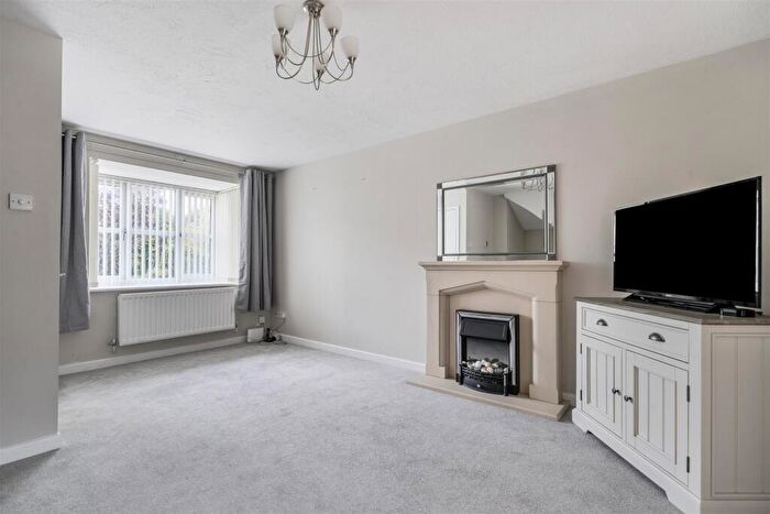 3 Bedroom Detached House For Sale In Sutherland Crescent, Chippenham, SN14