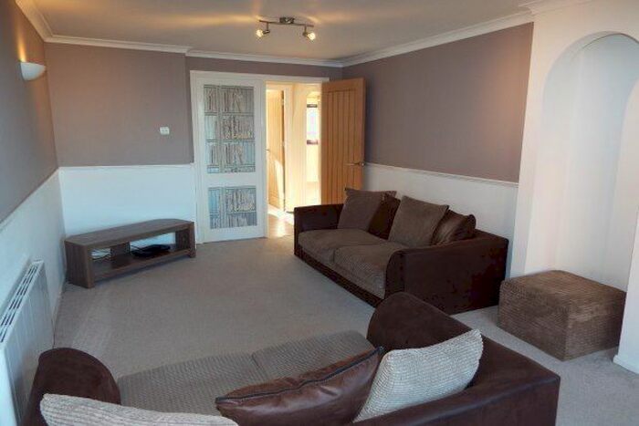 2 Bedroom Flat To Rent In Allington Close, Gravesend DA12