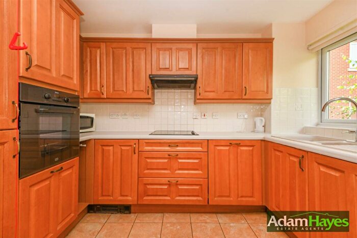 1 Bedroom Apartment For Sale In Langstone Way, Mill Hill East, NW7