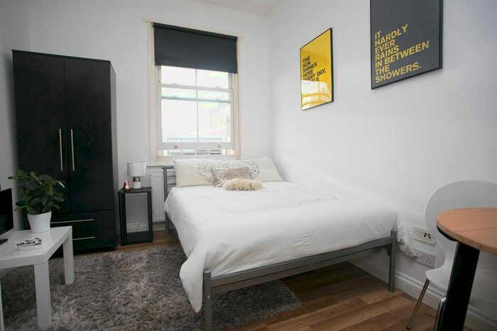 Studio To Rent In Brent Street, Hendon, NW4