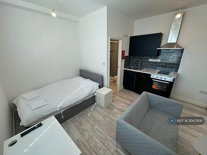 Studio To Rent In Goldstone Villas, Hove, BN3