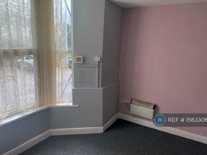1 Bedroom Flat To Rent In Garth-Mor Court, Neath, SA11